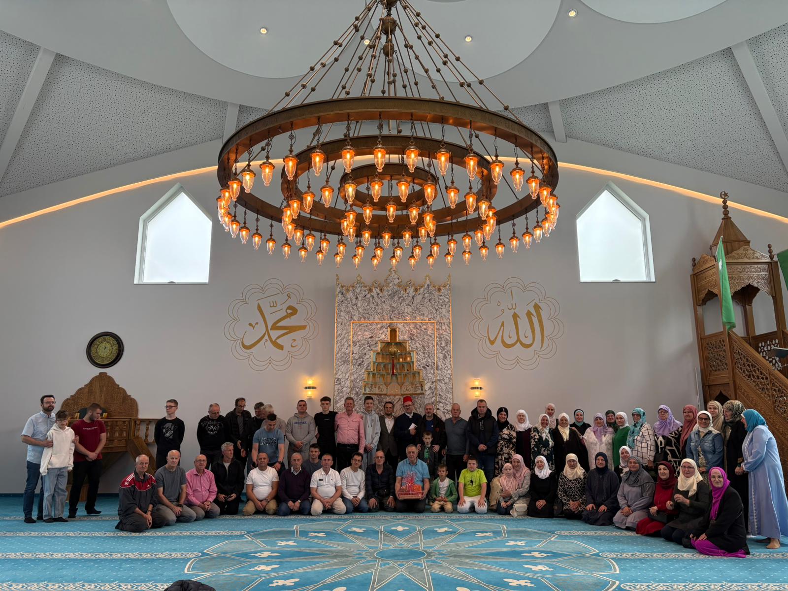 zajednička fotografija u Islamskom kulturnom centru Klagenfurt