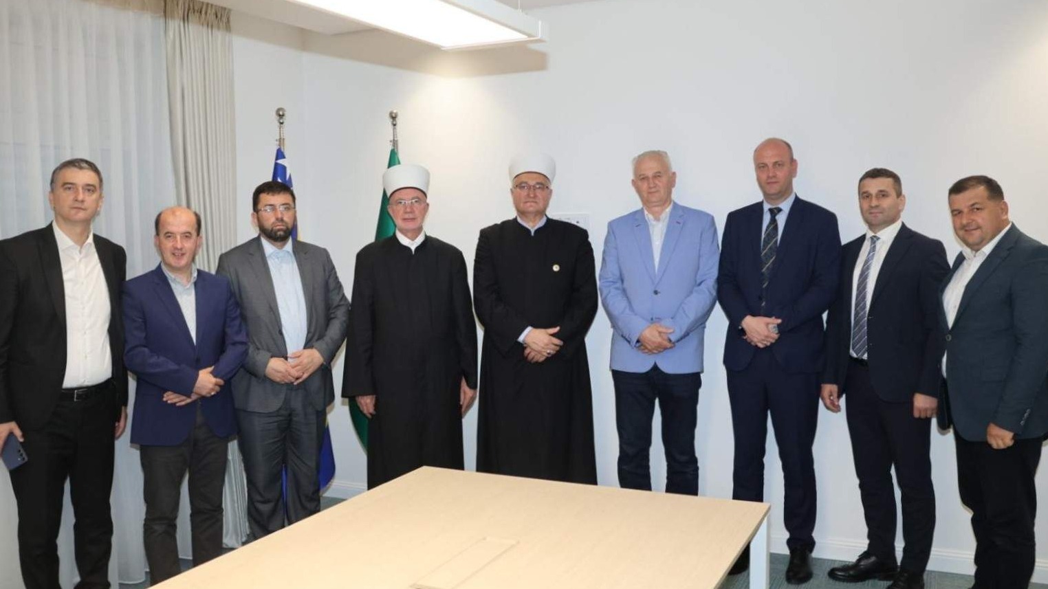 muftija-zagrebacki-posjetio-muftiju-tuzlanskog-razgovarano-o-obiljezavanju-tridesete-godisnjice-genocida30508