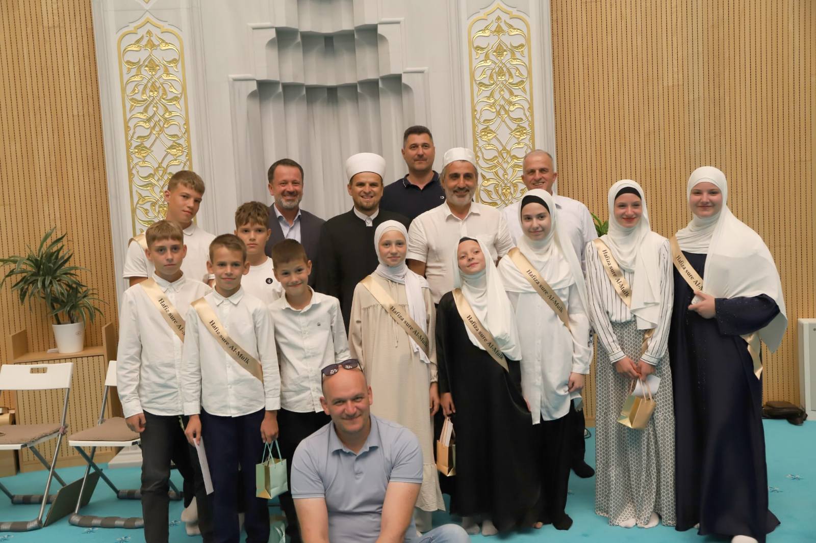 zajednička fotografija polaznika Škole Kur'ana (002)