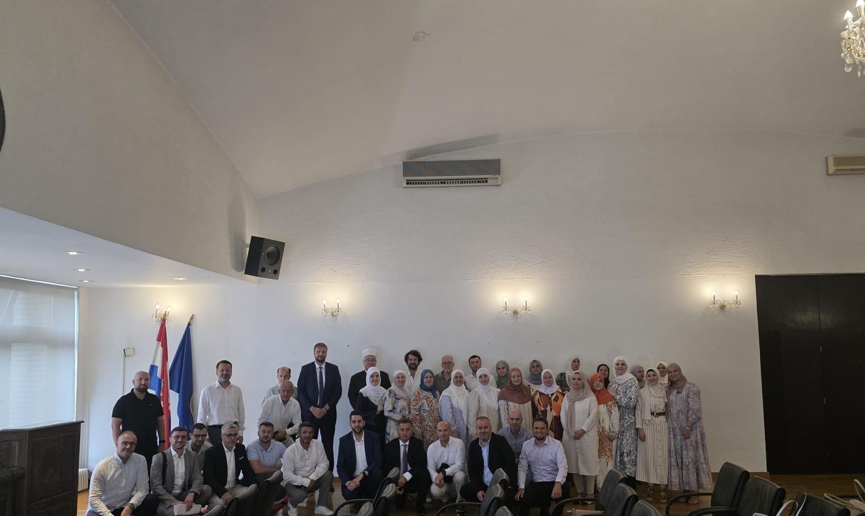 Održan stručni skup „Vjera, mladi i suvremene ovisnosti“